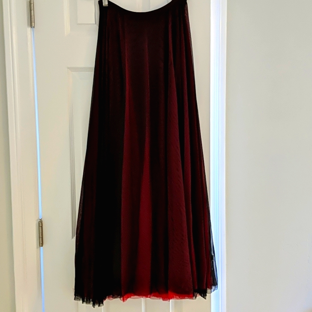 Bebe red & black gauzy formal skirt size 6